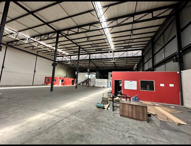 2,020M² WAREHOUSE TO LET IN TUNNEY